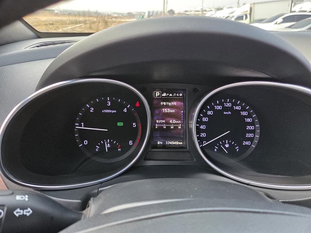 HYUNDAI Maxcruz - Vista 5