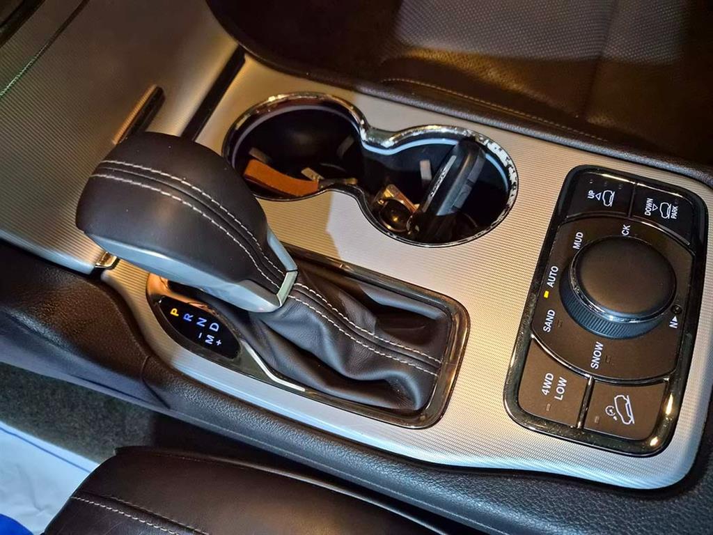 Jeep Cherokee - Vista 11