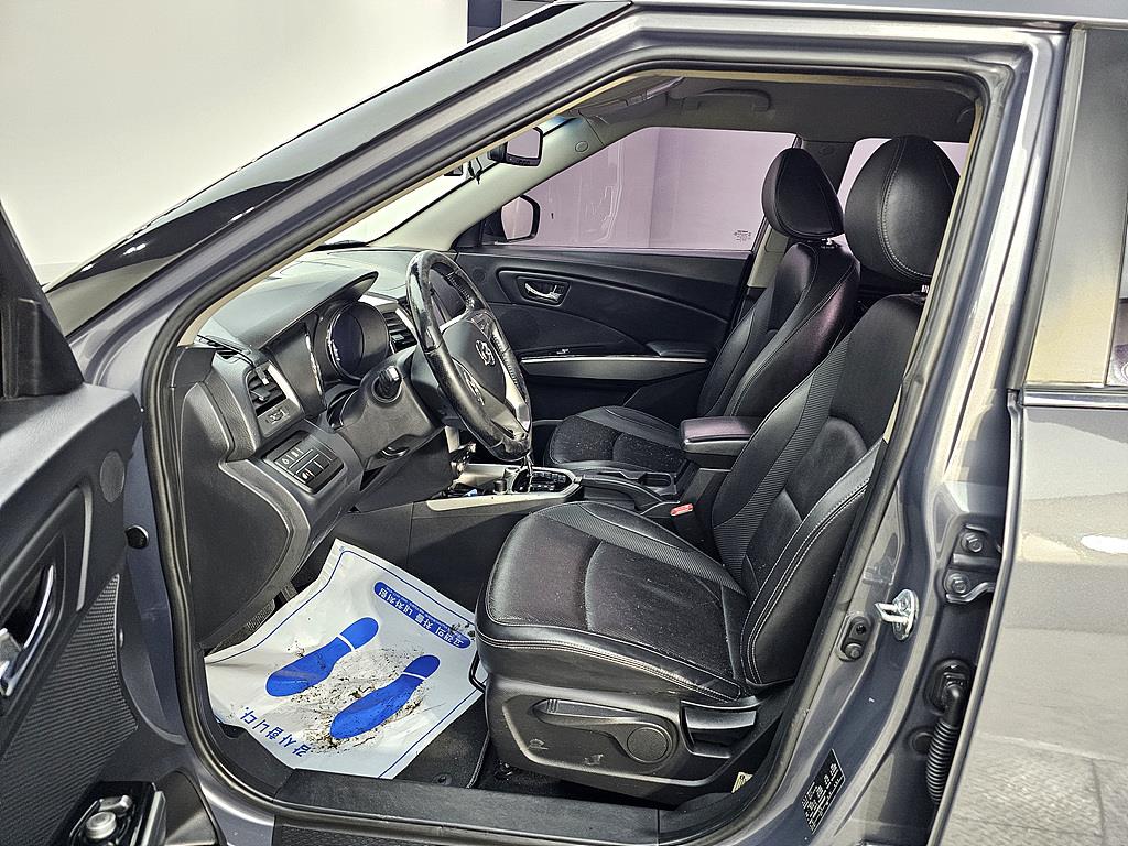 Ssangyong Tivoli - Vista 8