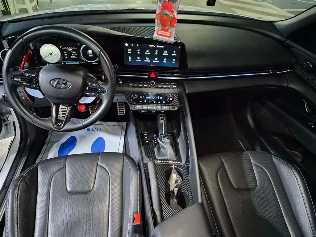 HYUNDAI Avante - Vista 10