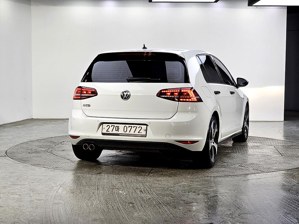 Volkswagen Golf - Vista 3