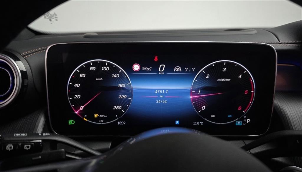 Mercedes Benz GLC Class - Vista 8