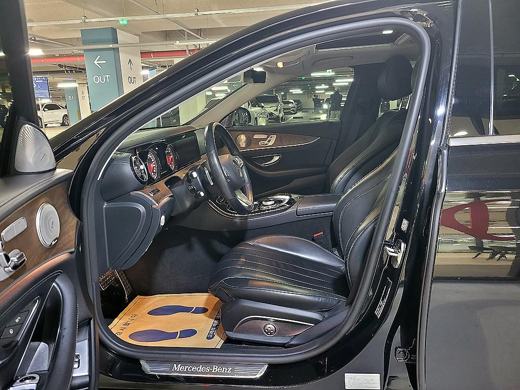 Mercedes Benz E class - Vista 7