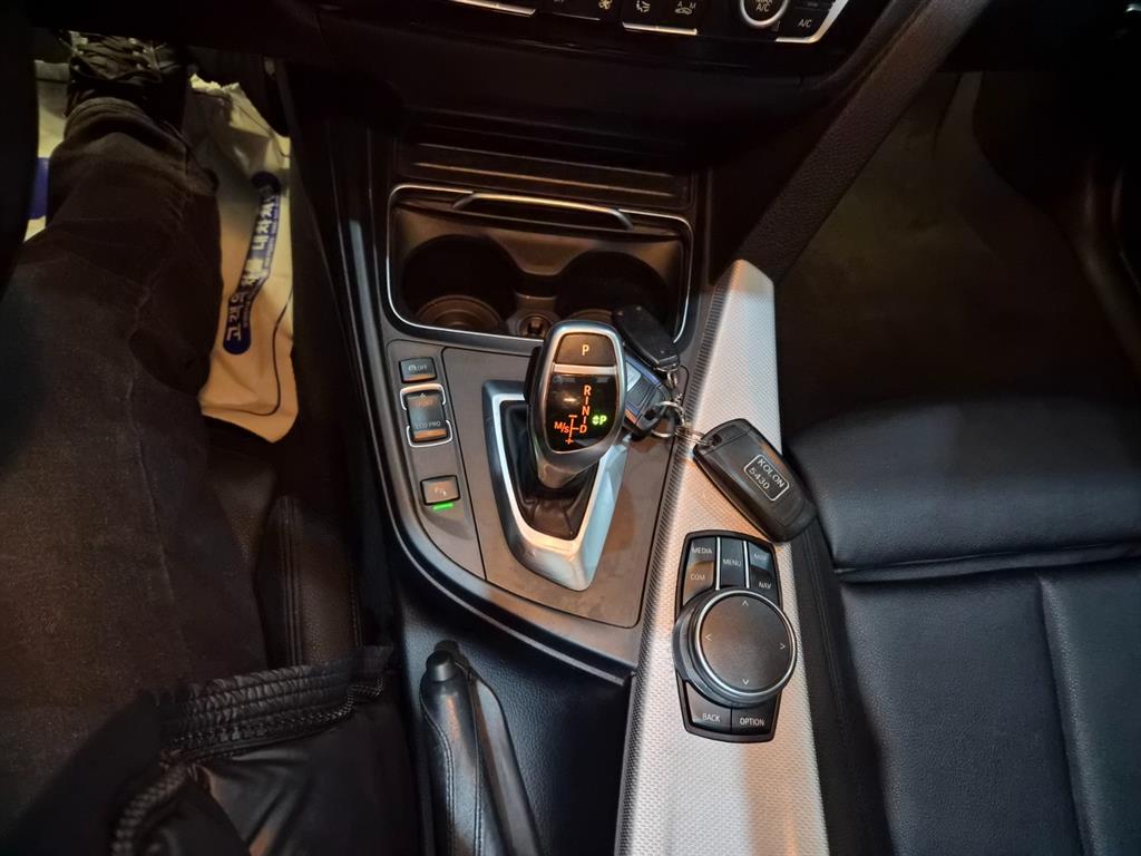 BMW 3 series 2017 Negro - Importación desde Corea - HF Imports Iquique - Foto 14