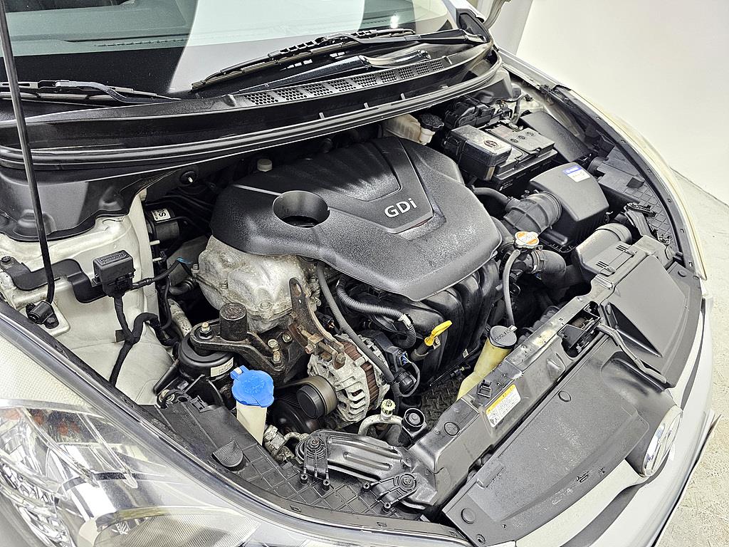 HYUNDAI Avante - Vista 6