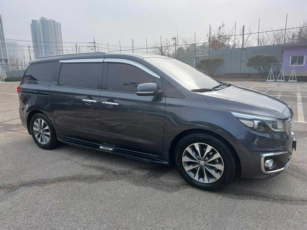 KIA Carnival - Vista 4