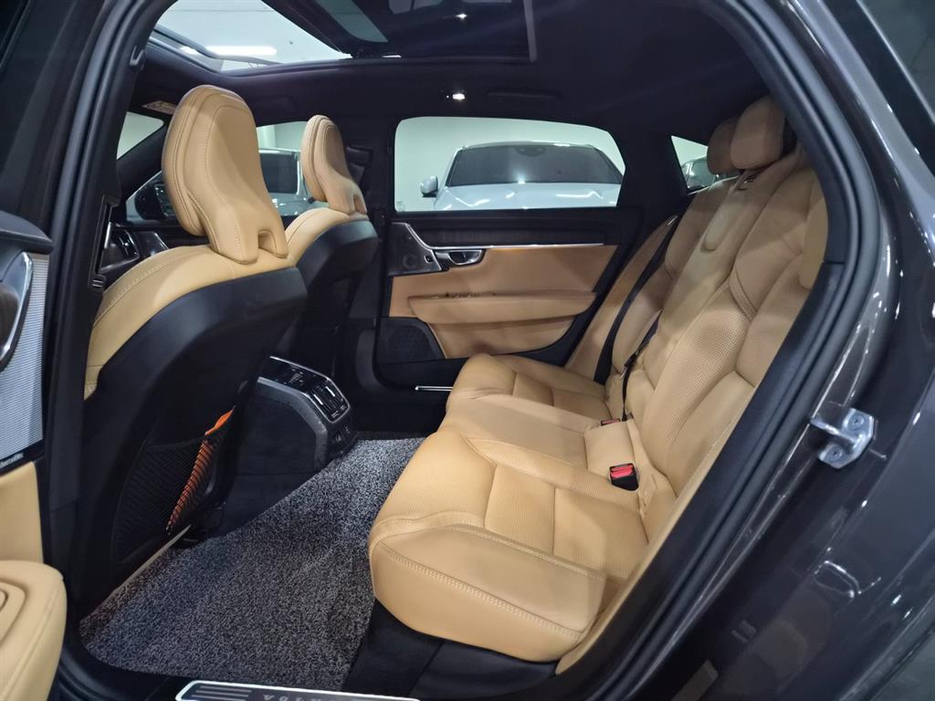 Volvo S90 - Vista 12