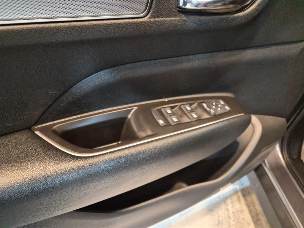 SAMSUNG QM6 - Vista 11