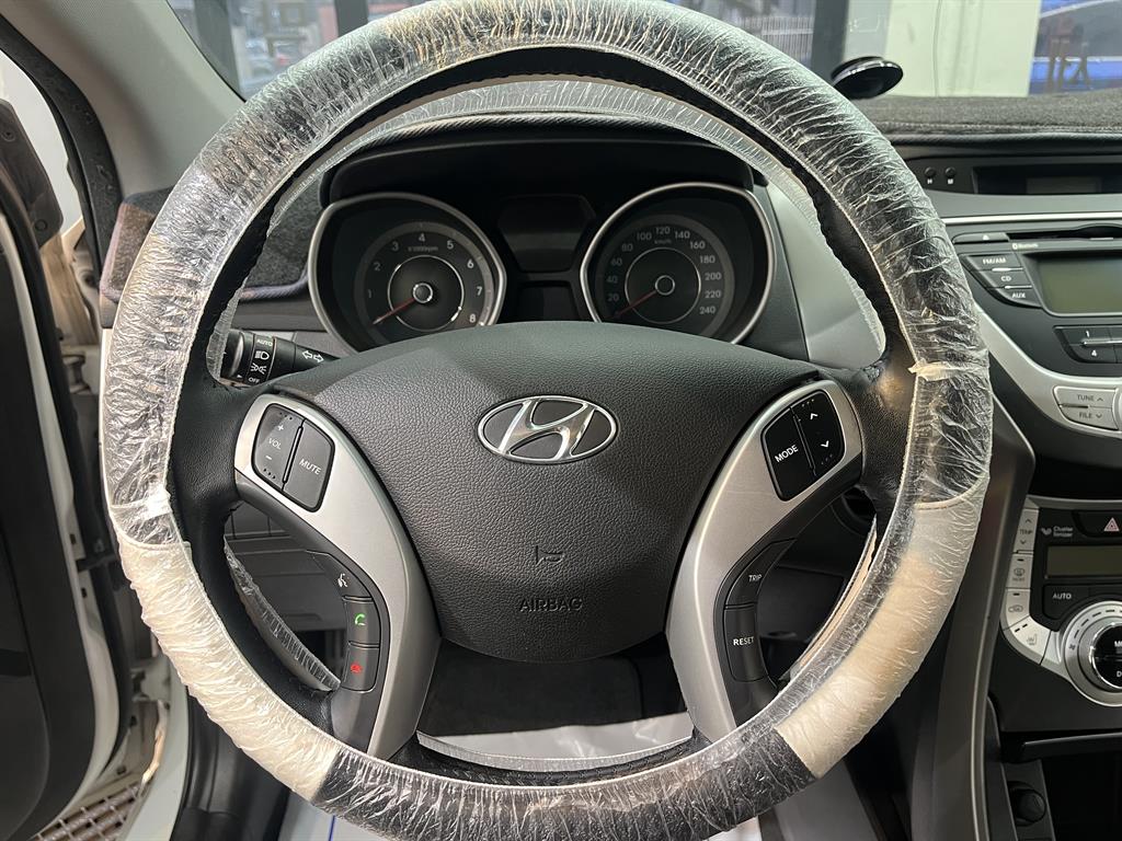 HYUNDAI Avante 2011 Blanco - Importación desde Corea - HF Imports Iquique - Foto 15