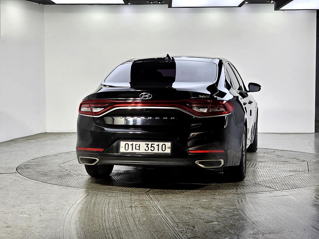 HYUNDAI Grandeur - Vista 3