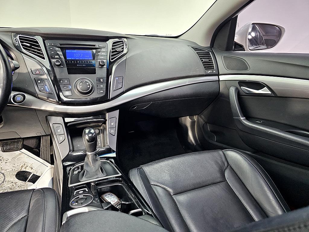 HYUNDAI i40 - Vista 10