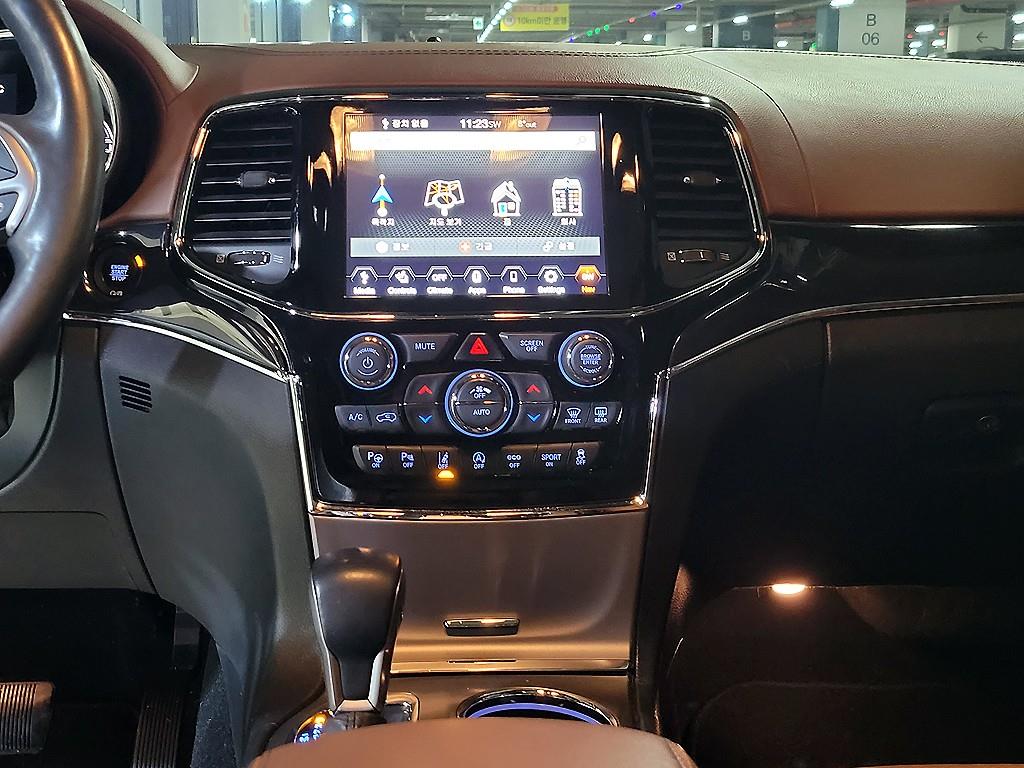 Jeep Cherokee - Vista 11