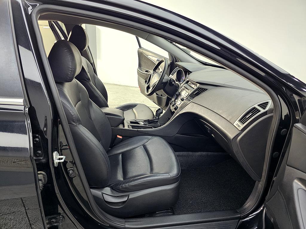 HYUNDAI Sonata - Vista 11