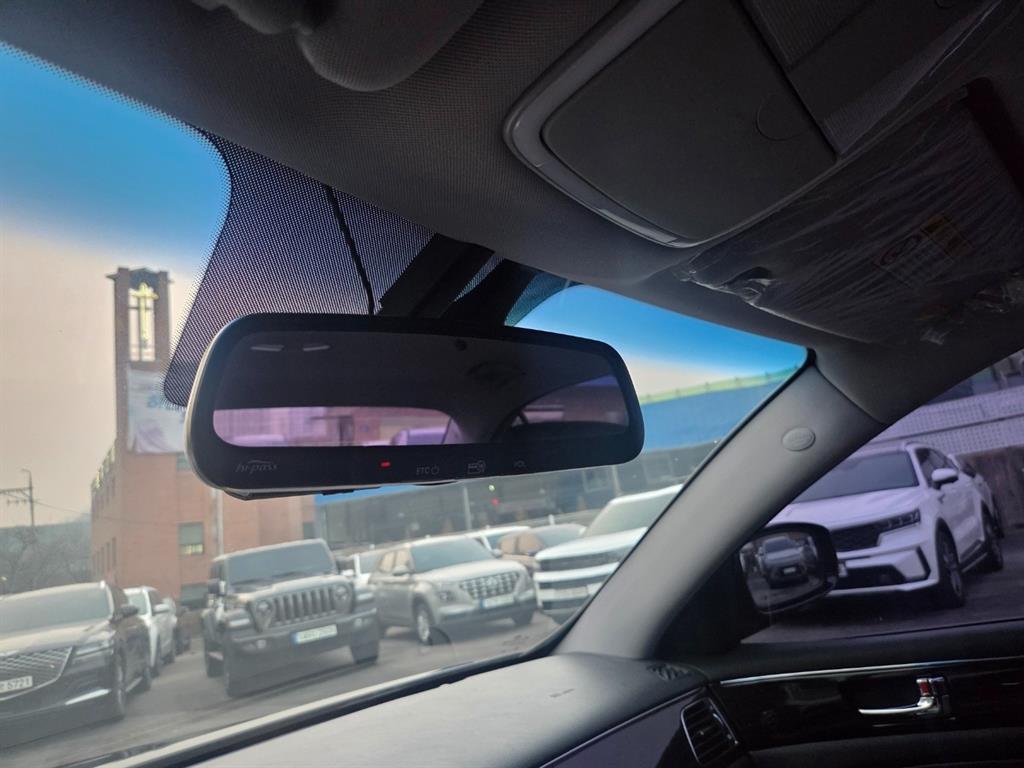 HYUNDAI Genesis - Vista 12