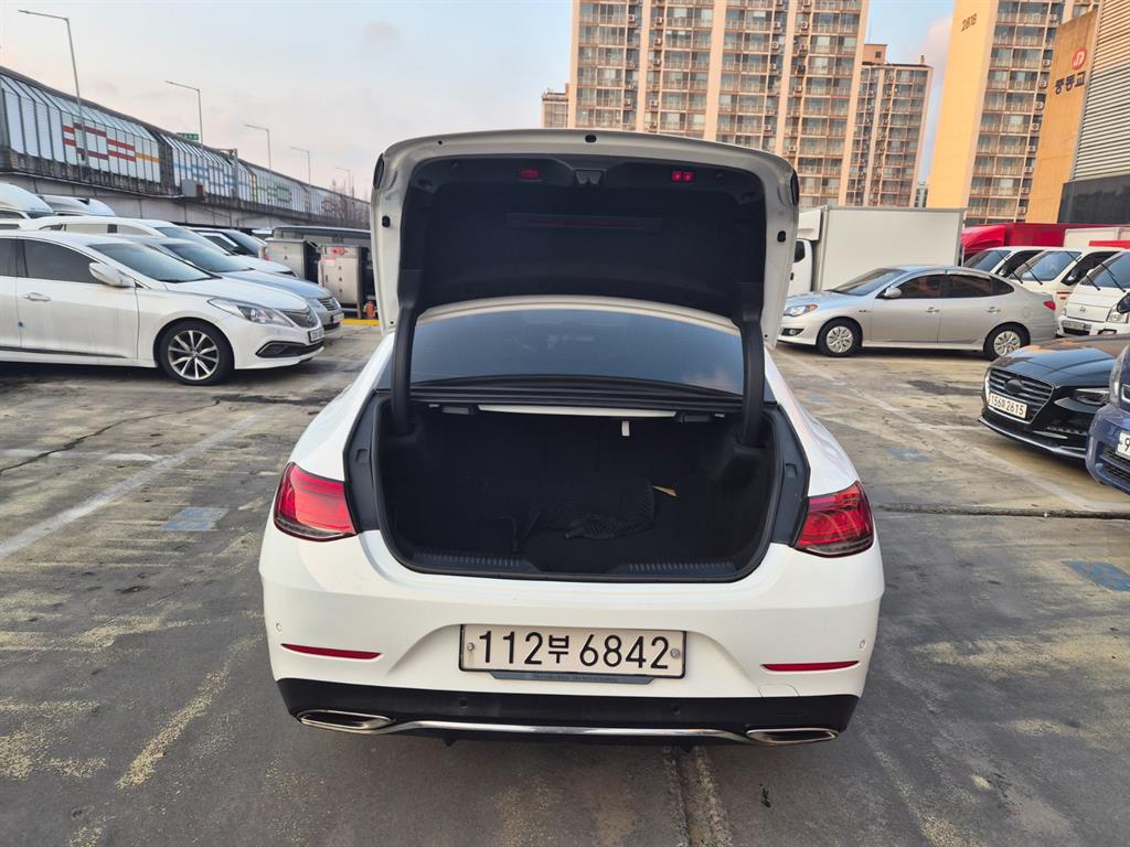 Mercedes Benz CLS Class - Vista 5