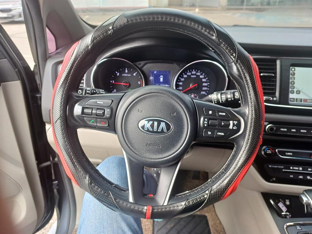KIA Carnival 2017 Gris - Importación desde Corea - HF Imports Iquique - Foto 13