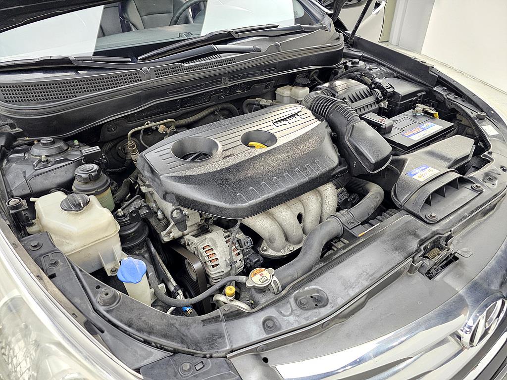 HYUNDAI Sonata - Vista 6