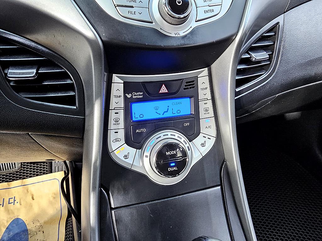 HYUNDAI Avante 2011 Plateado - Importación desde Corea - HF Imports Iquique - Foto 13