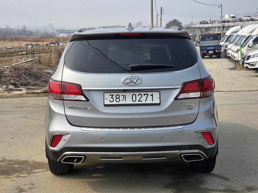 HYUNDAI Maxcruz - Vista 4