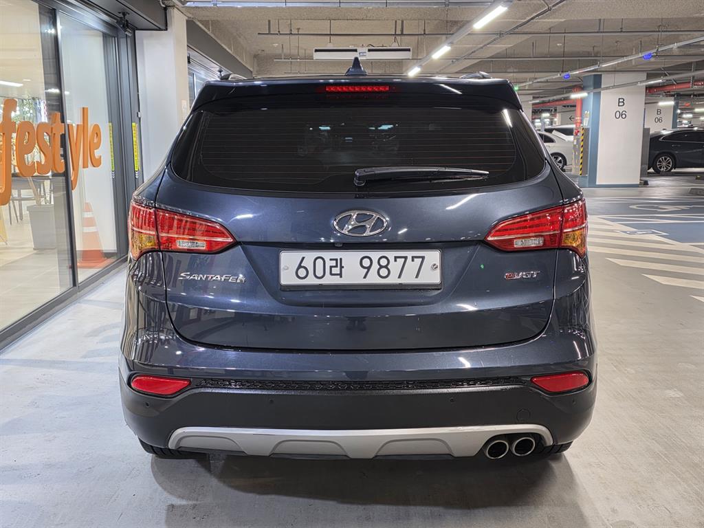 HYUNDAI Santa Fe - Vista 5