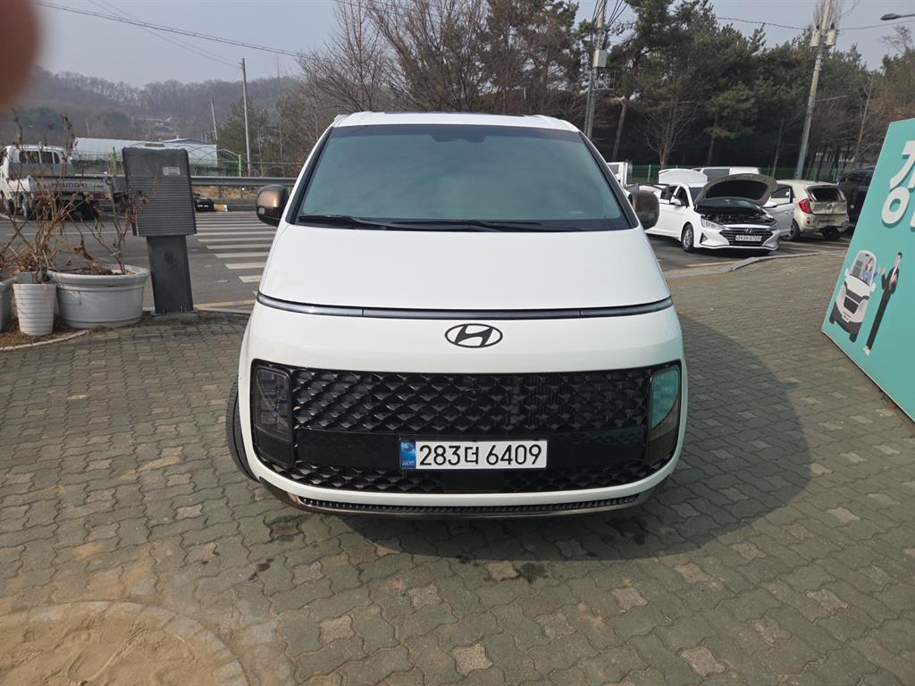 HYUNDAI Staria - Vista 4