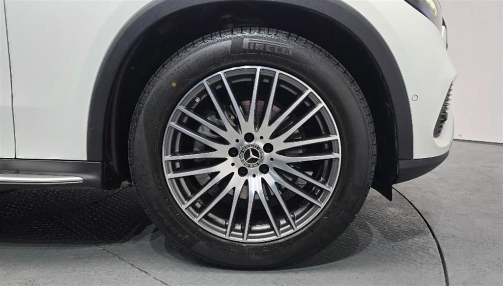 Mercedes Benz GLC Class - Vista 5