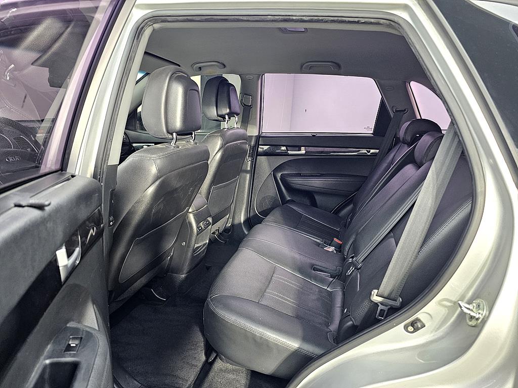 KIA Sorento - Vista 9