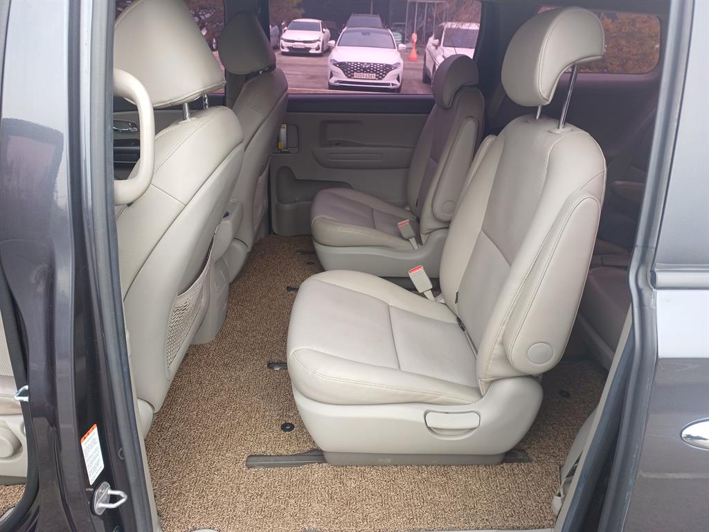 KIA Carnival 2017 Gris - Importación desde Corea - HF Imports Iquique - Foto 15