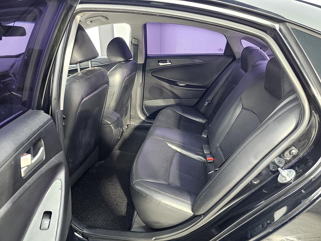 HYUNDAI Sonata - Vista 9