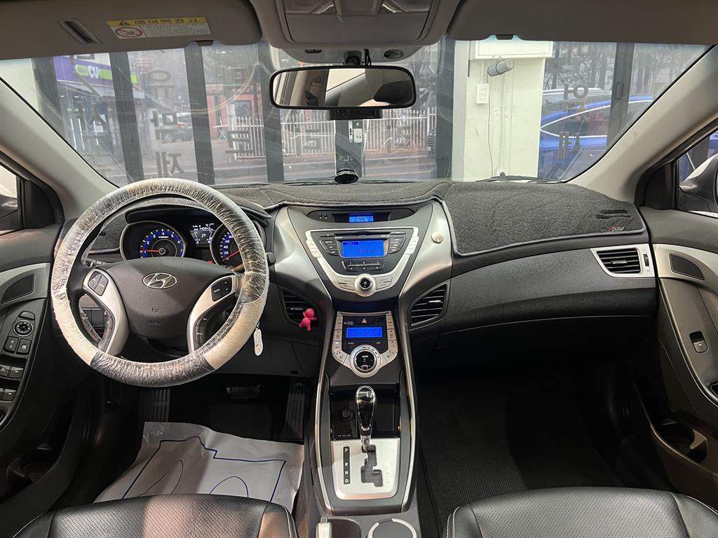 HYUNDAI Avante 2011 Blanco - Importación desde Corea - HF Imports Iquique - Foto 16