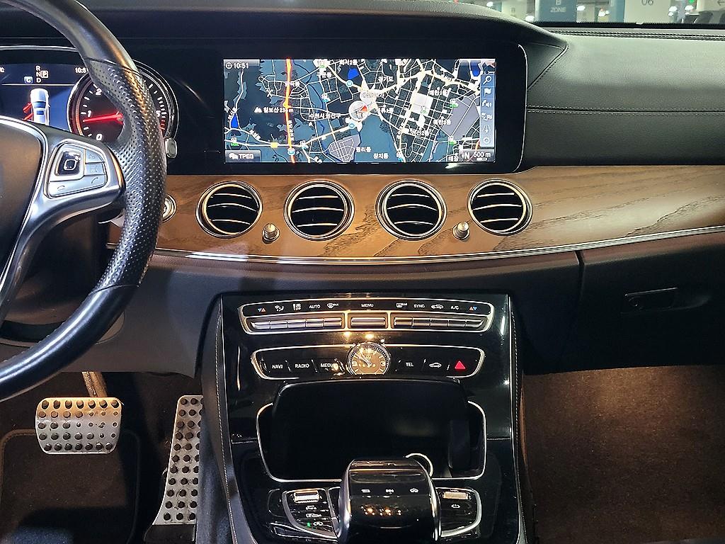 Mercedes Benz E class - Vista 11