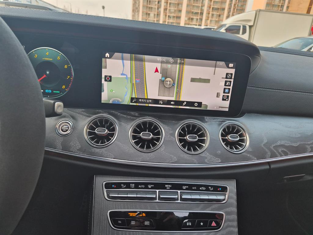 Mercedes Benz CLS Class - Vista 9