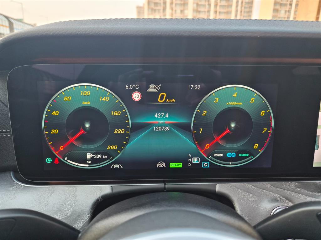 Mercedes Benz CLS Class - Vista 6