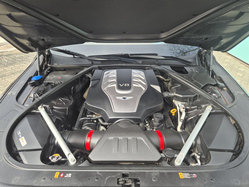 Genesis G90 - Vista 7