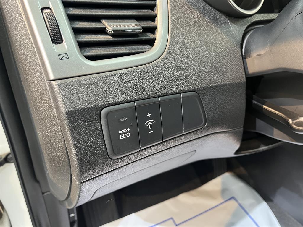 HYUNDAI Avante - Vista 11