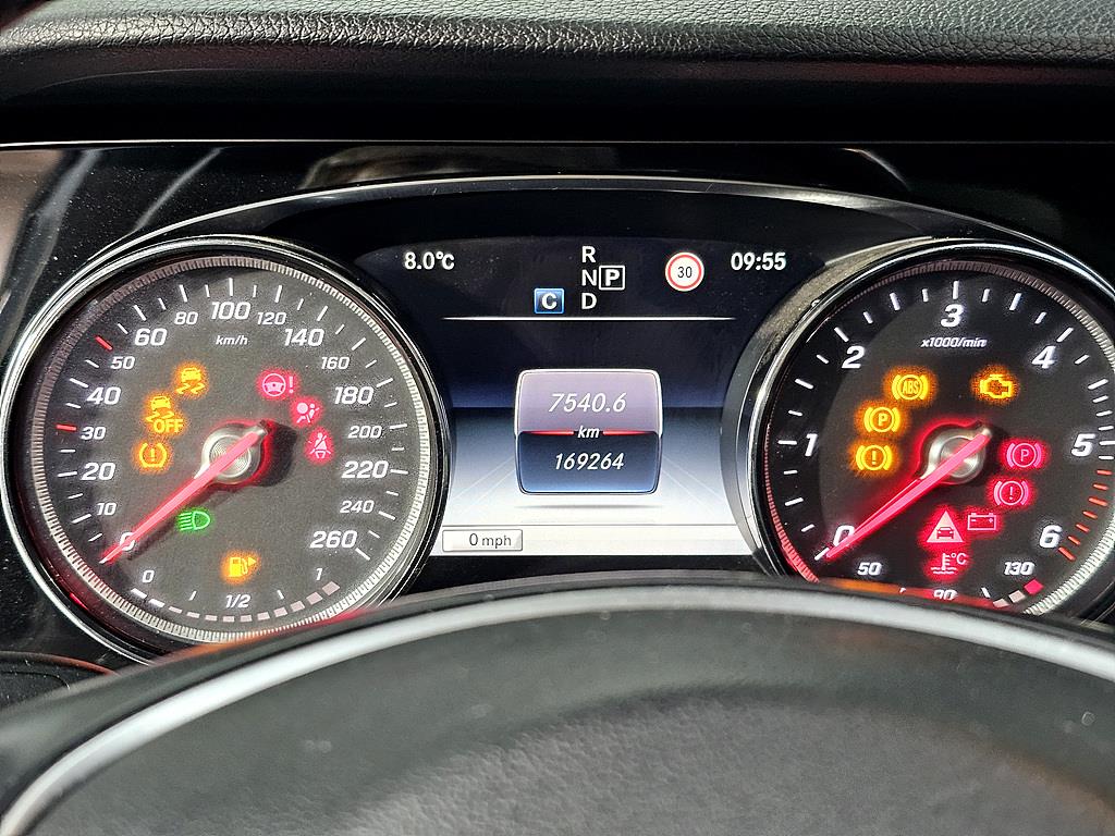 Mercedes Benz E class - Vista 7