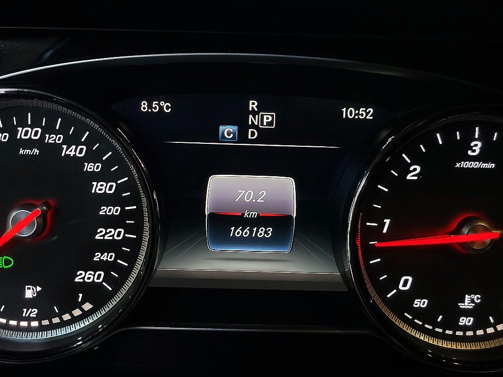 Mercedes Benz E class - Vista 10