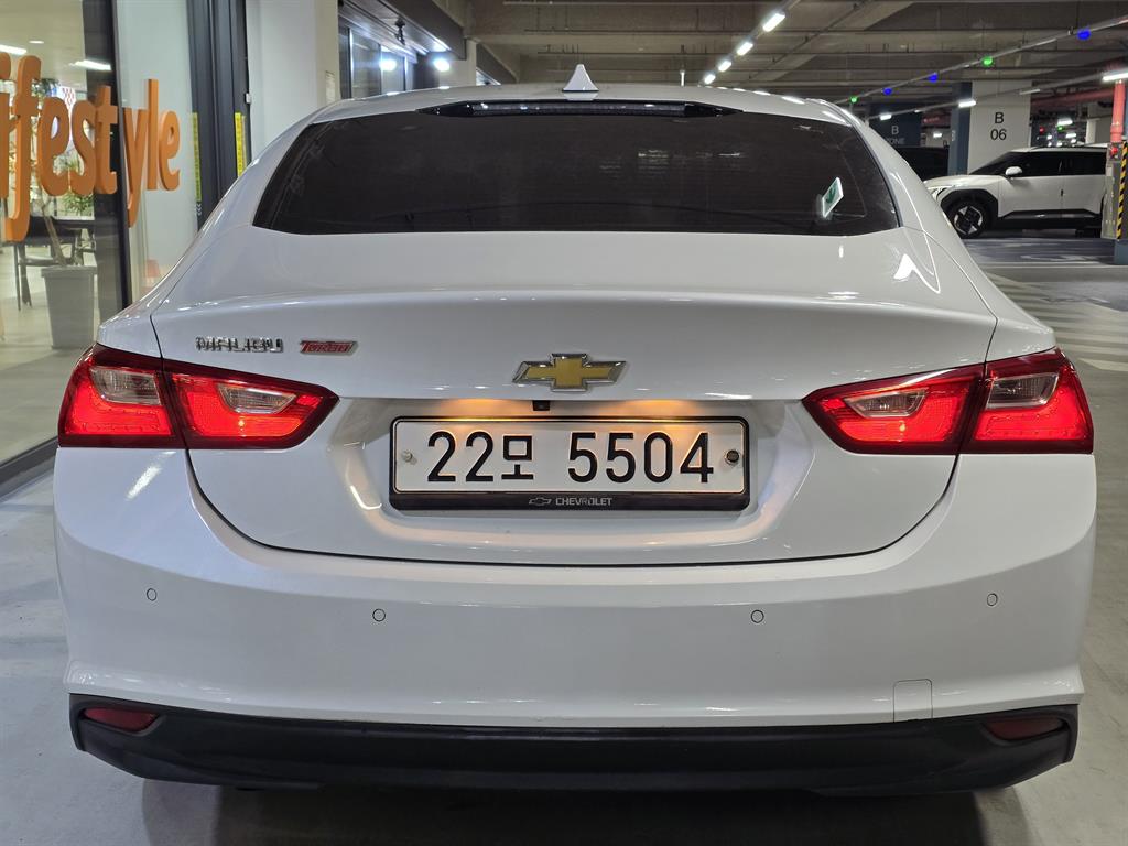 Chevrolet Malibu - Vista 5