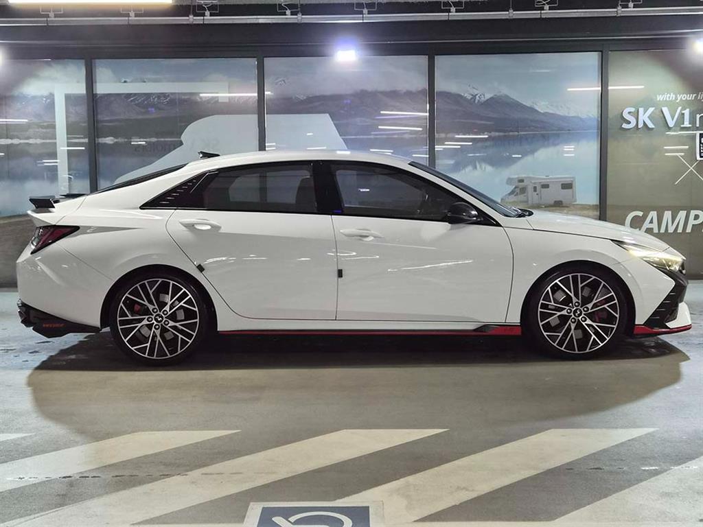 HYUNDAI Avante - Vista 3