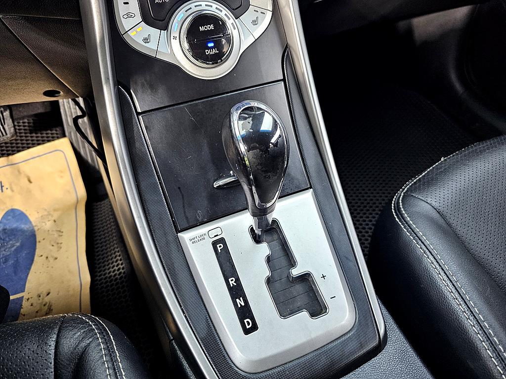 HYUNDAI Avante 2011 Plateado - Importación desde Corea - HF Imports Iquique - Foto 14