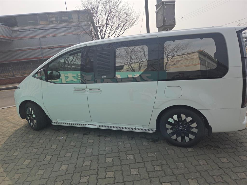 HYUNDAI Staria - Vista 6