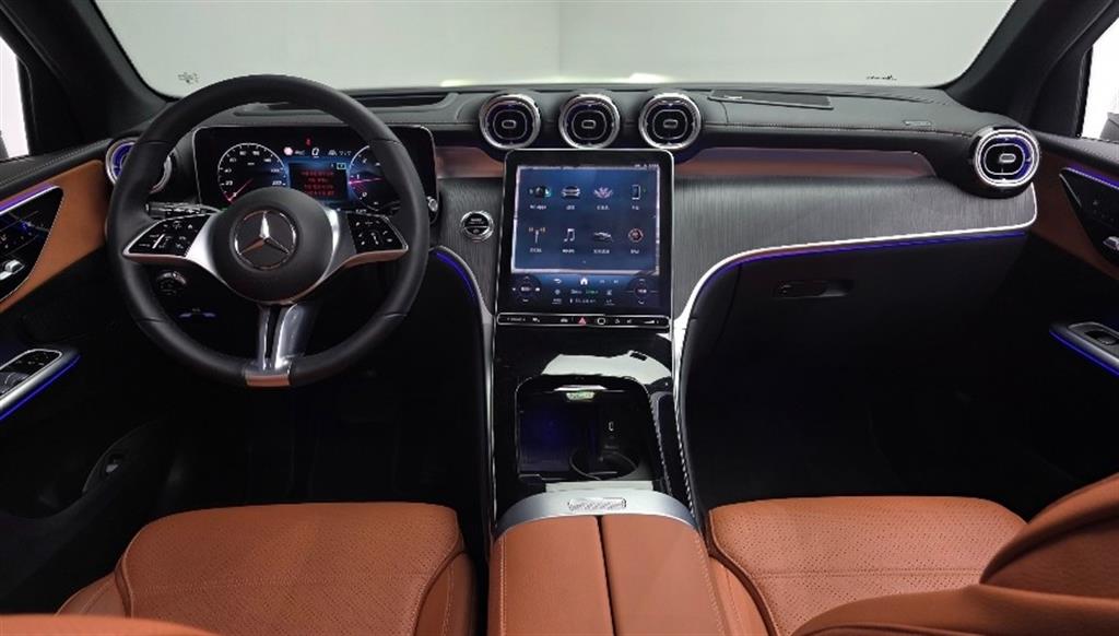 Mercedes Benz GLC Class - Vista 7