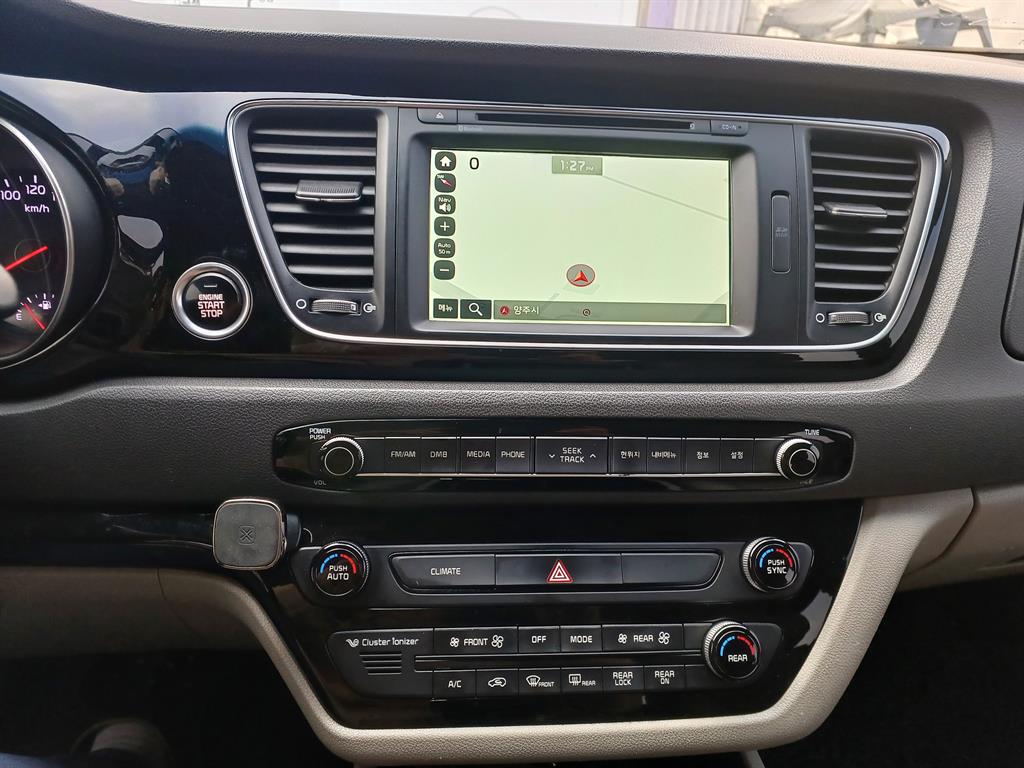 KIA Carnival - Vista 10