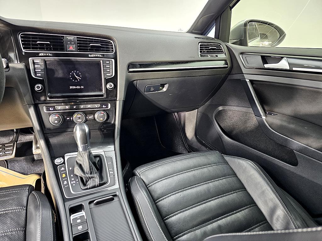 Volkswagen Golf - Vista 10