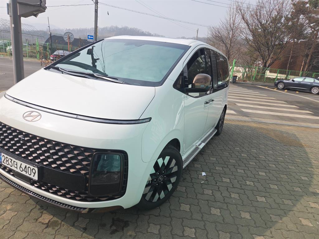 HYUNDAI Staria - Vista 5