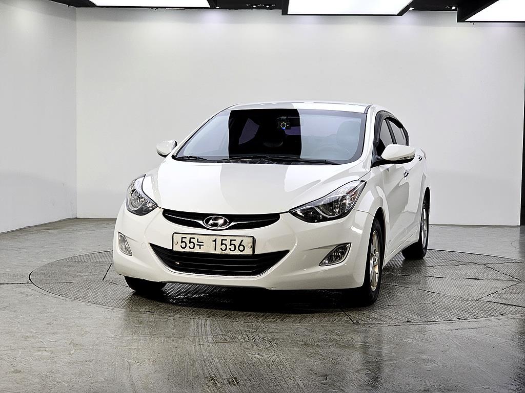 HYUNDAI Avante - Vista 2