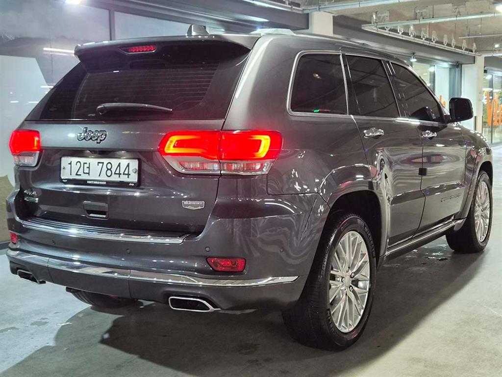 Jeep Cherokee - Vista 4