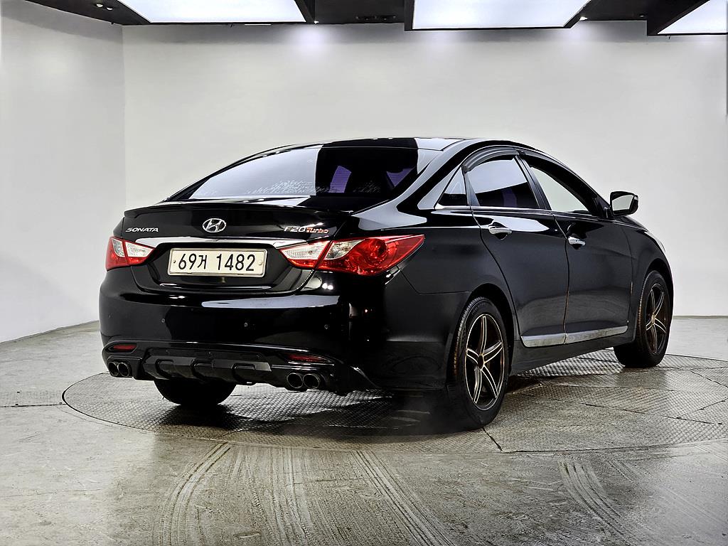 HYUNDAI Sonata - Vista 4