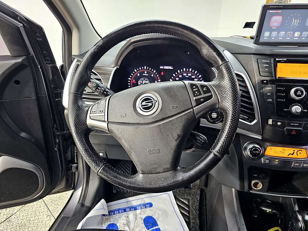 Ssangyong Korando - Vista 12