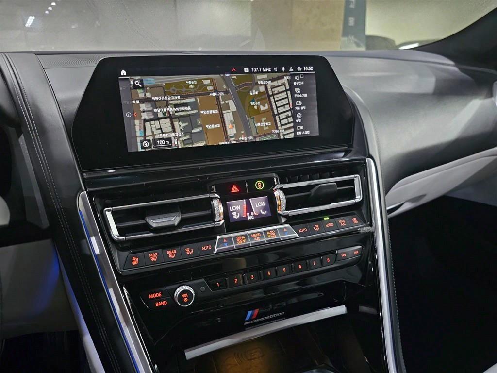 BMW 8 Series - Vista 9